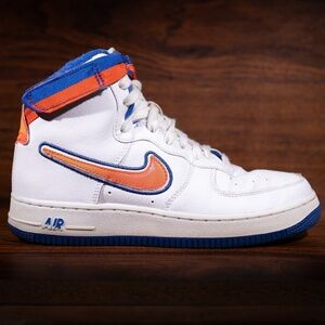 Nike Air Force 1 LV8 Sport High New York Knicks Womens Size 7 Shoes Sneakers